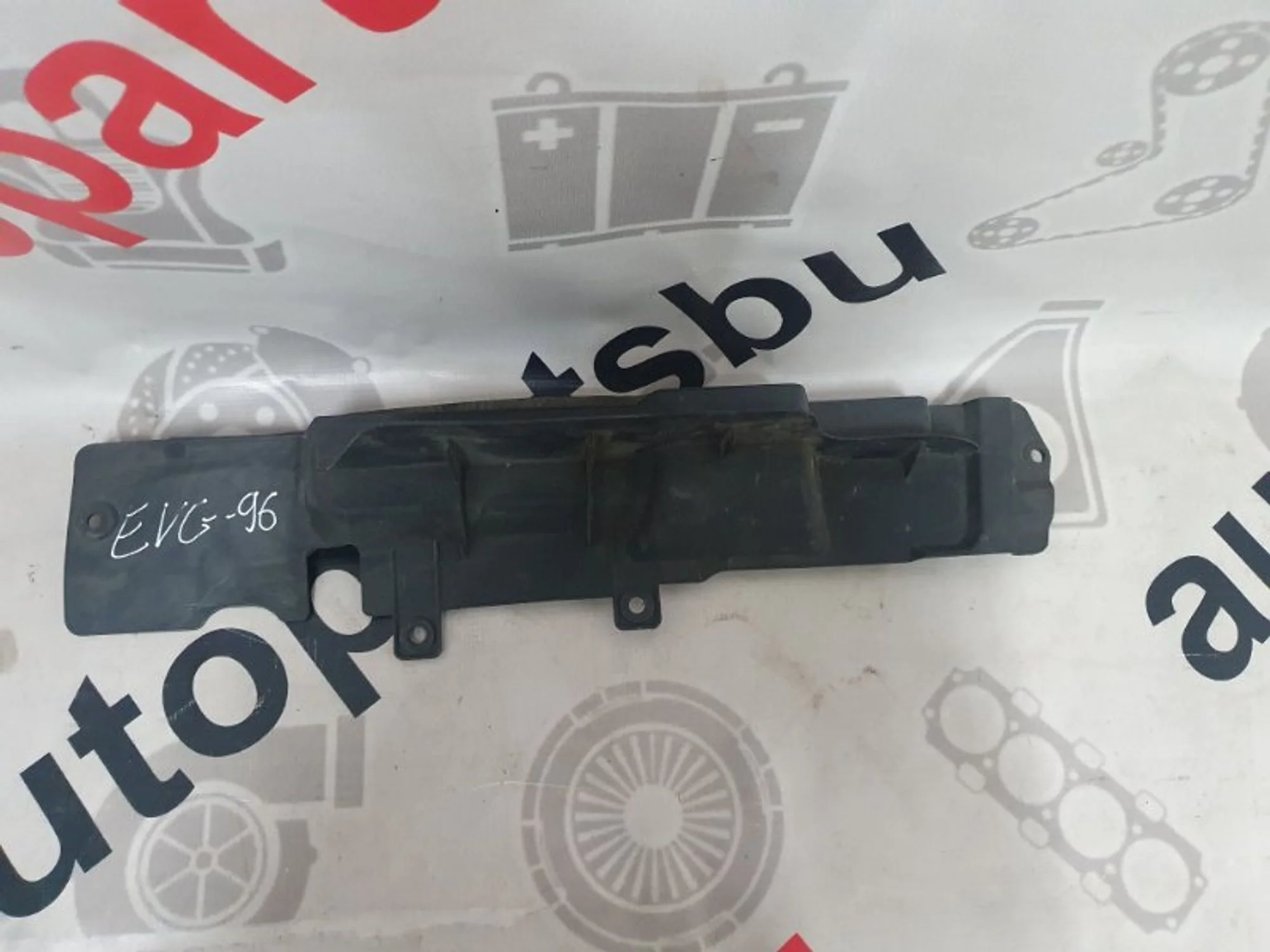 Дефлектор радиатора Hyundai Tucson 291362E000, правый