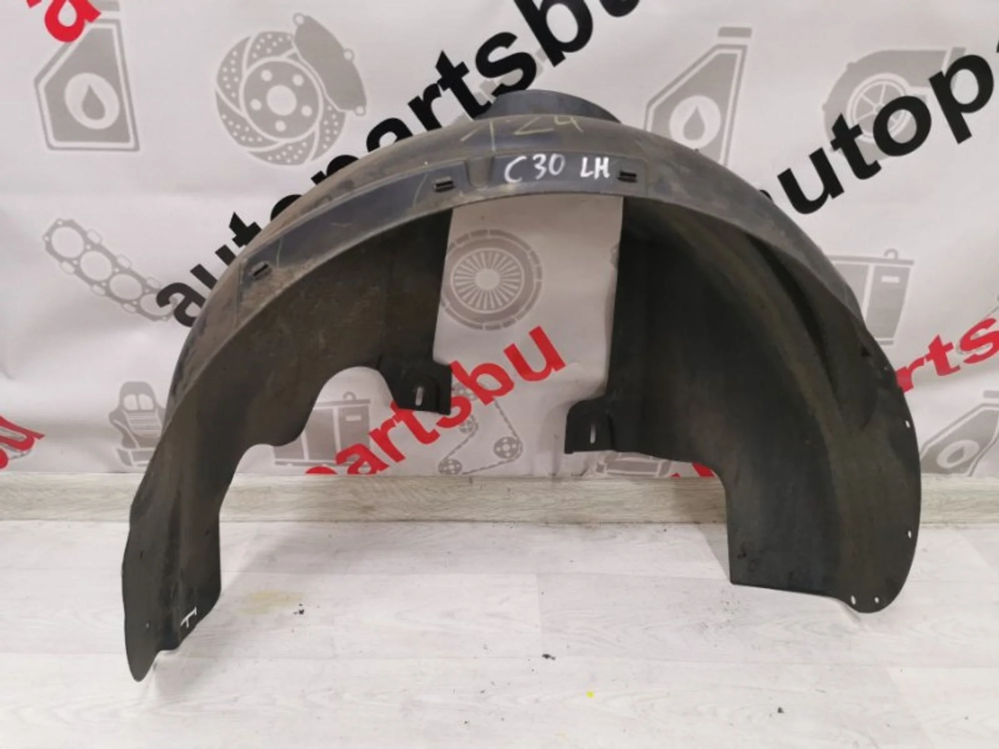 Подкрылок ( локер ) Volvo C30 2004-2012 30744038, задний левый