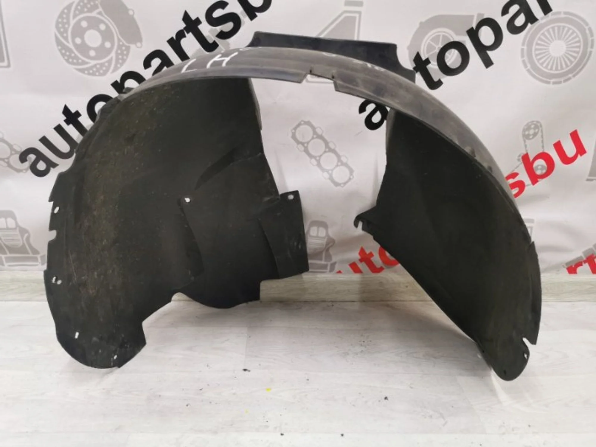 Подкрылок ( локер ) Volvo Xc70 1 2004-2007 08622542, передний левый