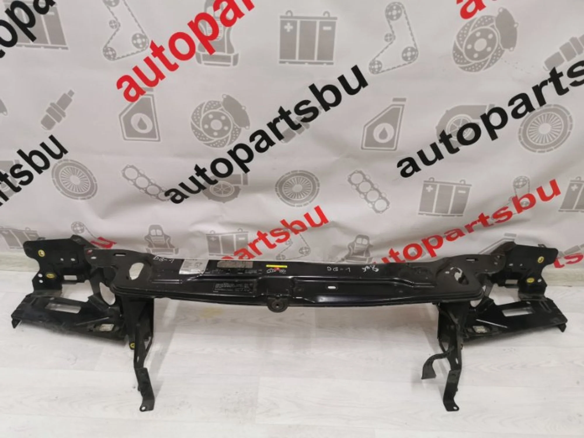 Панель передняя (Телевизор) Volvo Xc90 30796864