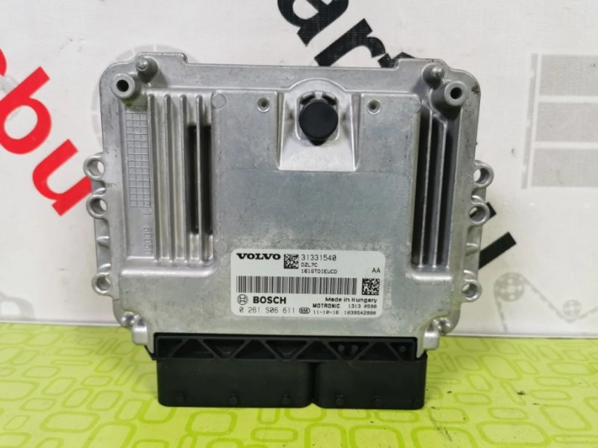 Электронный блок управления двигателем (эбу двс) Volvo V60 31331540