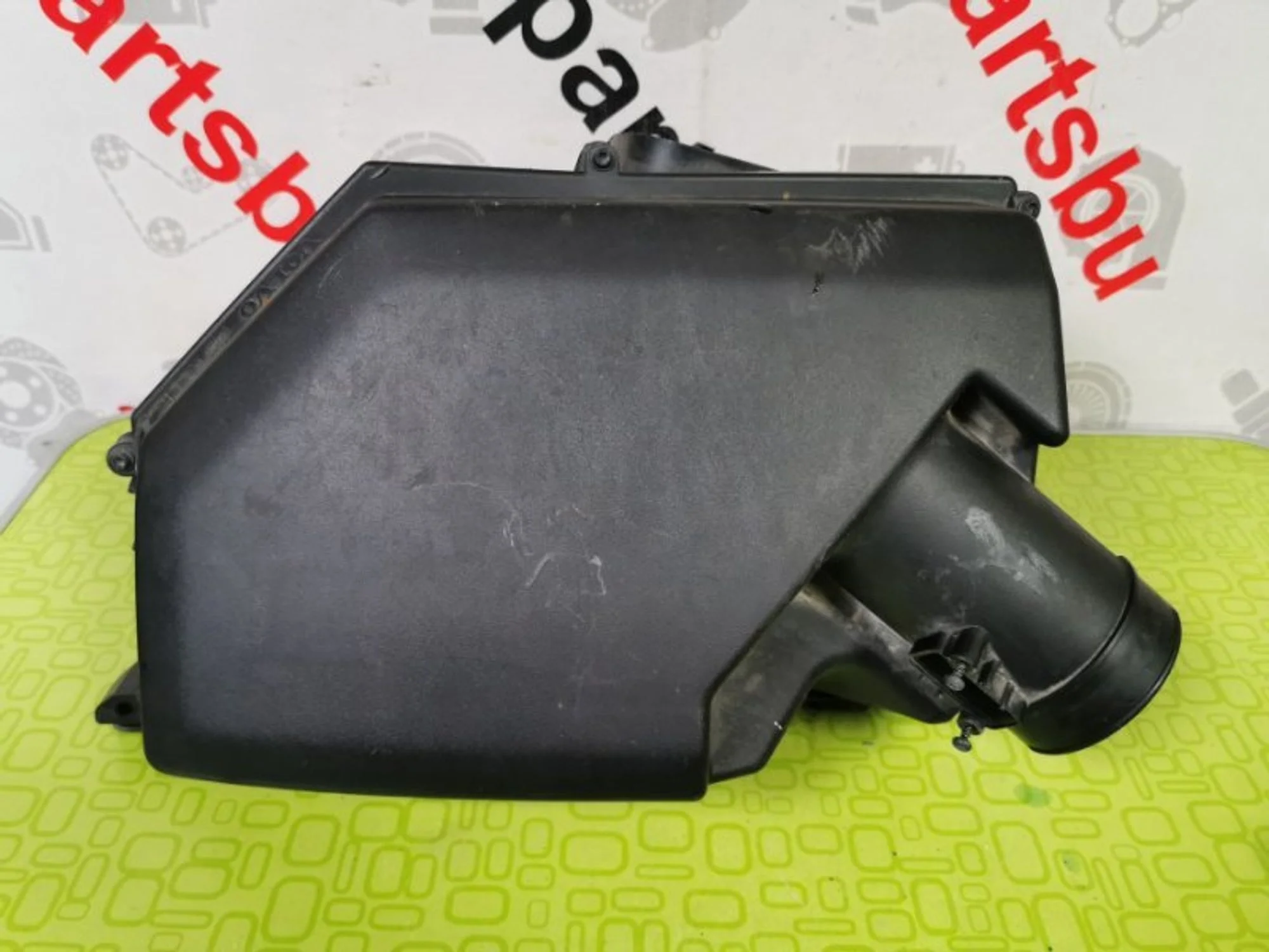 Корпус воздушного фильтра Volvo S80 31273658