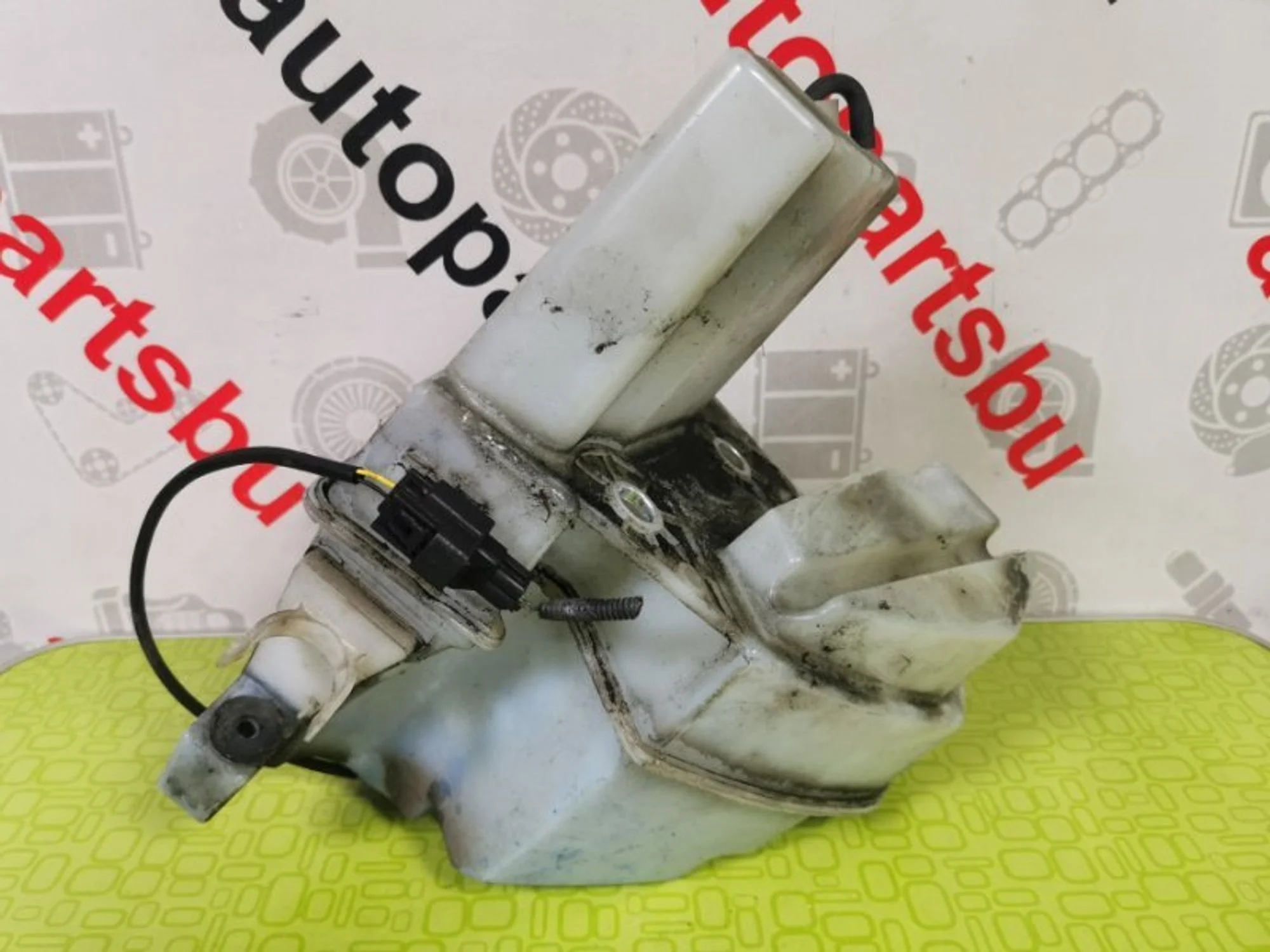 Бачок омывателя Volvo Xc90 8659490