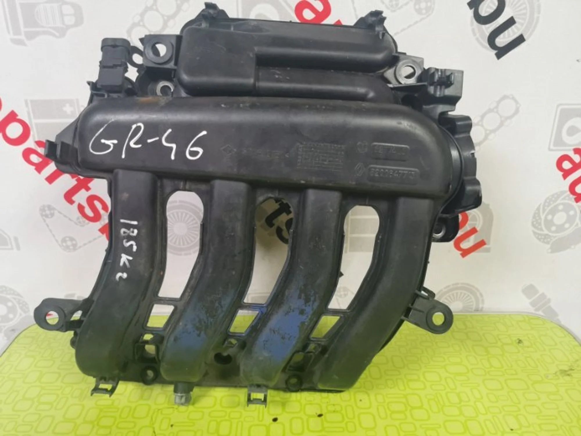Коллектор впускной Renault Megane 3 8200647713