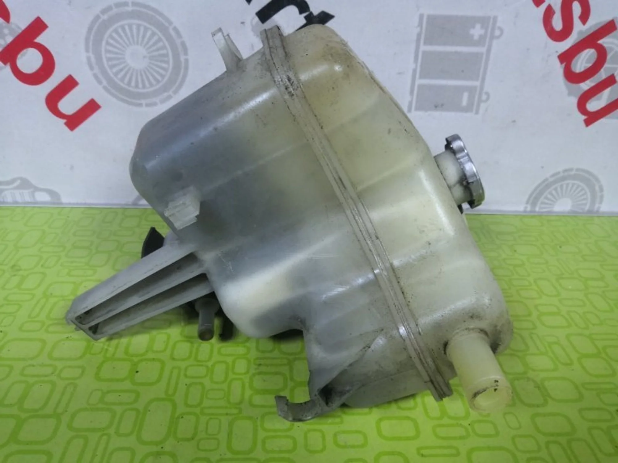 Бачок расширительный Ford Escape 2 2007-2012 EV5715350B