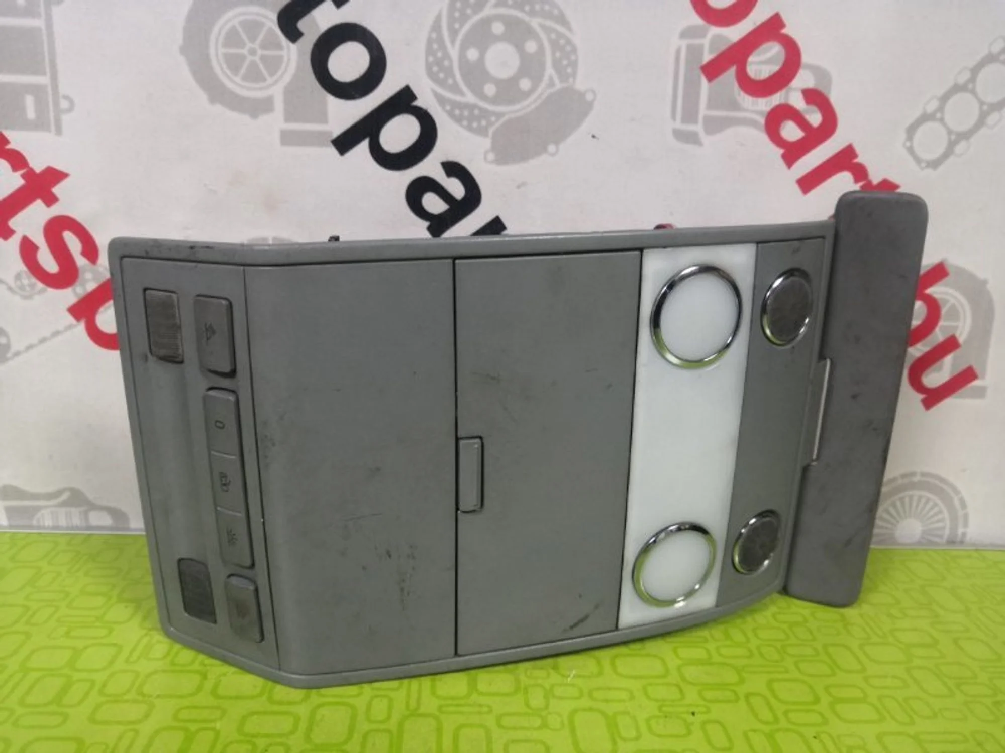 Плафон салона Volkswagen Touareg 7L0868403