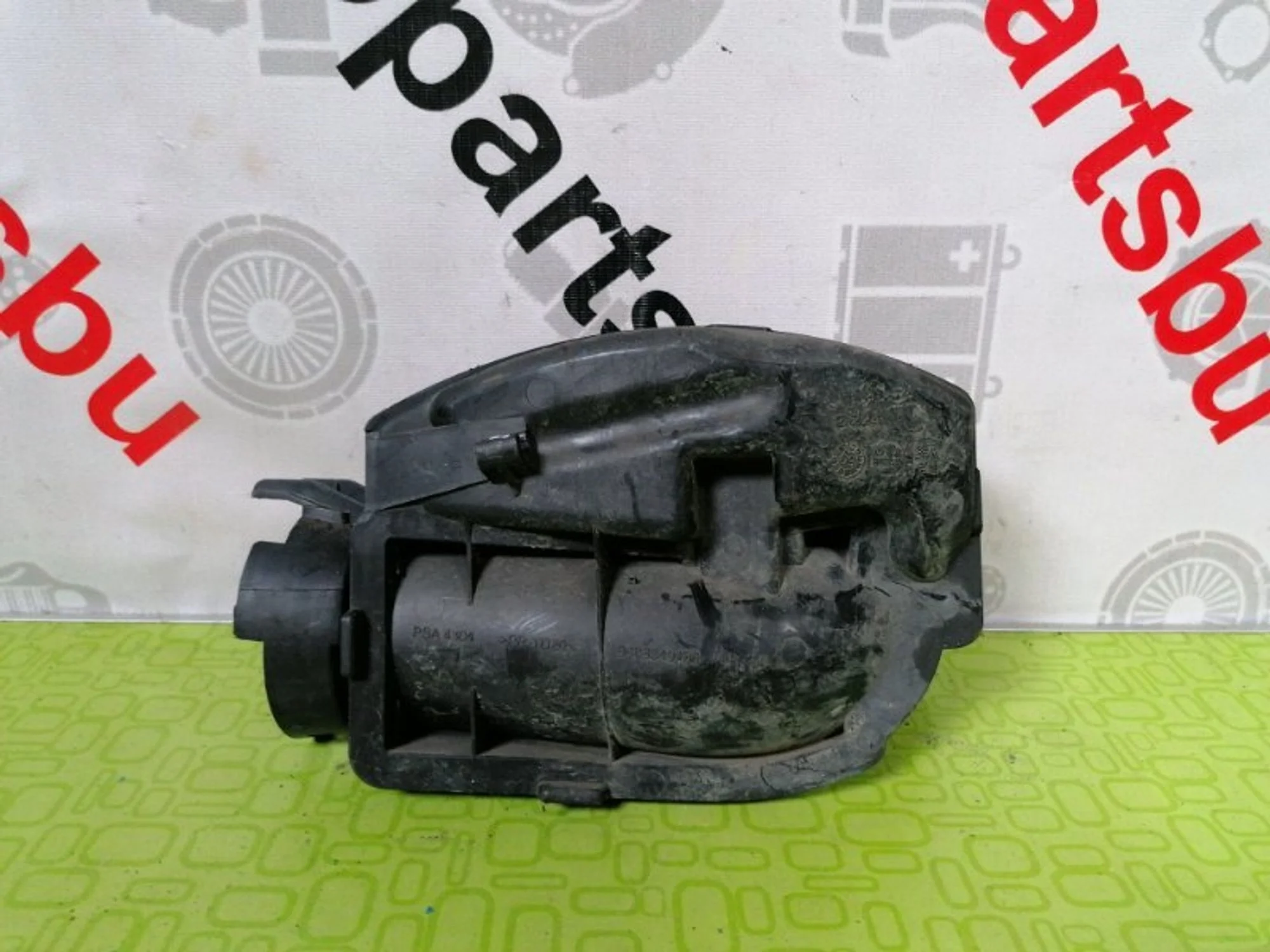 Резонатор воздушного фильтра Citroen C3 Picasso 9683340180