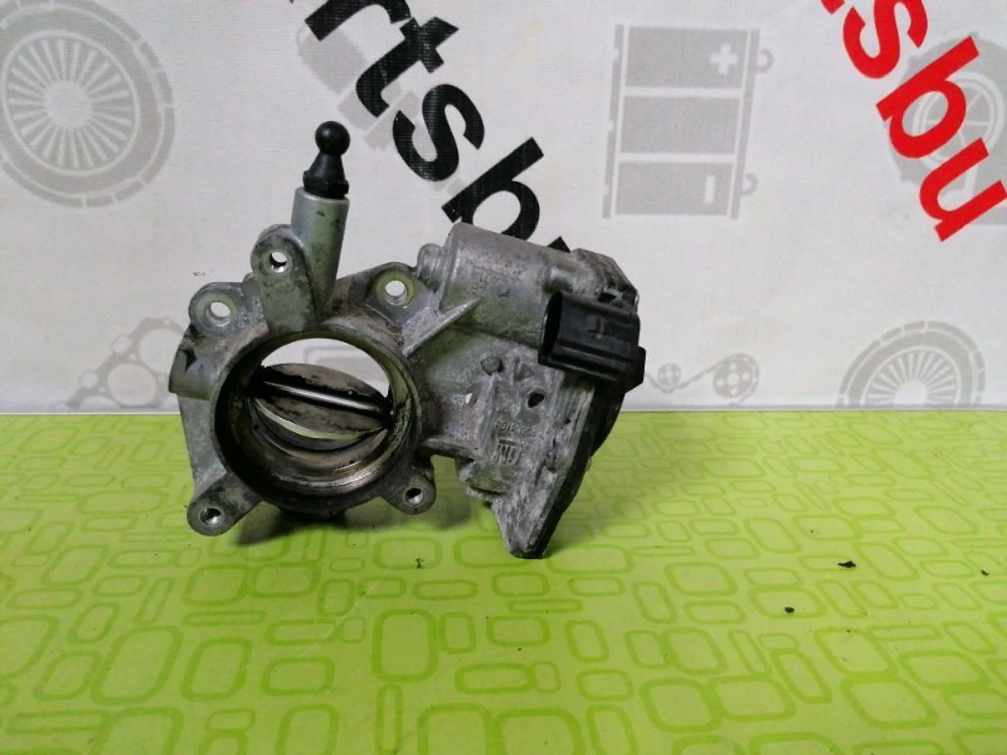 Дроссельная заслонка Opel Astra J Gtc 55564164