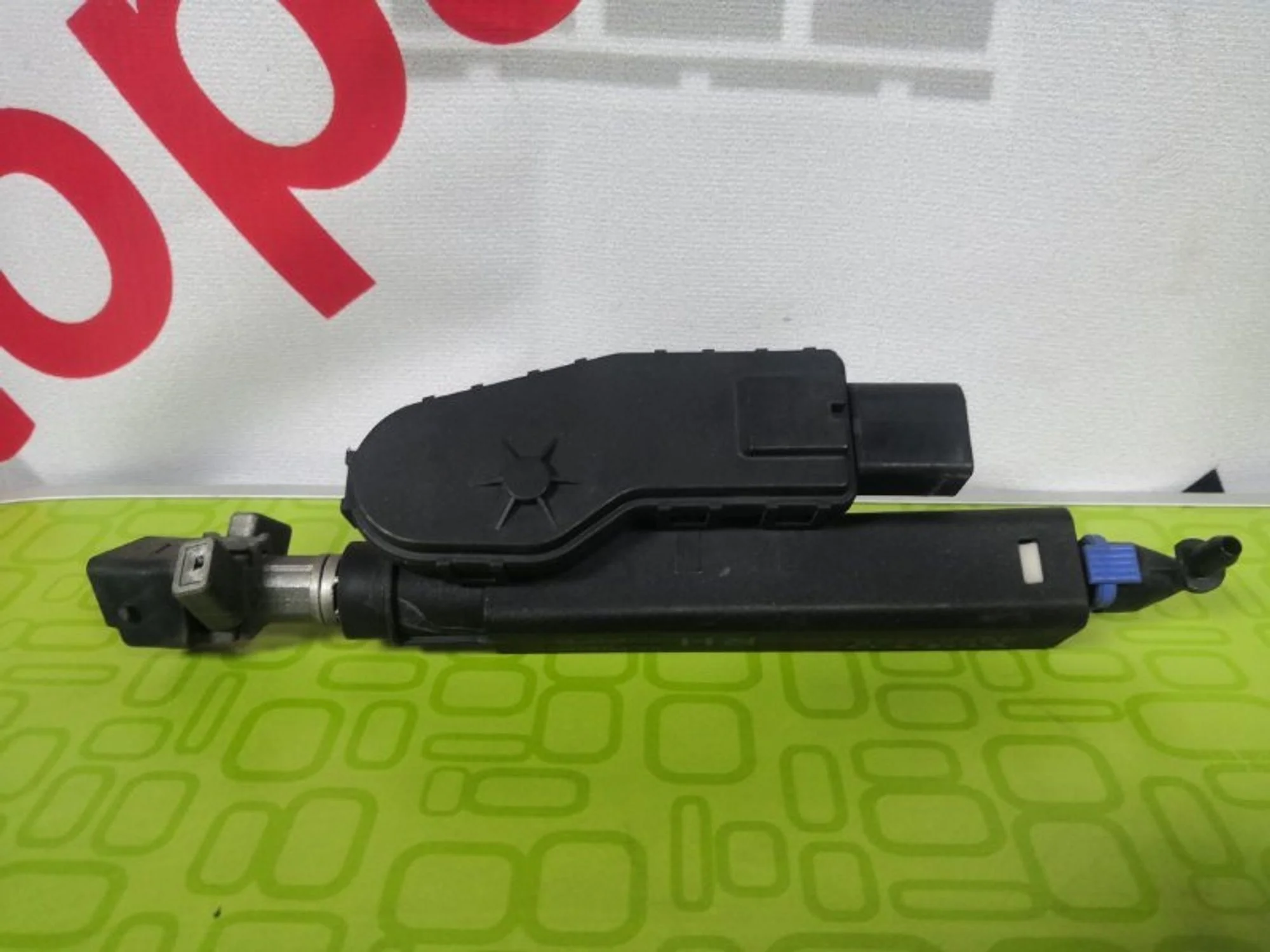 Форсунка омывателя фар Volvo S80 2008 30663580, правая