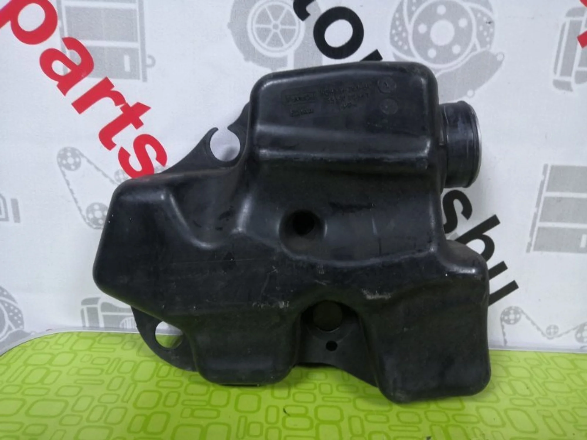 Резонатор воздушного фильтра Ford Mondeo 4 2007-2014 6G919F763BC