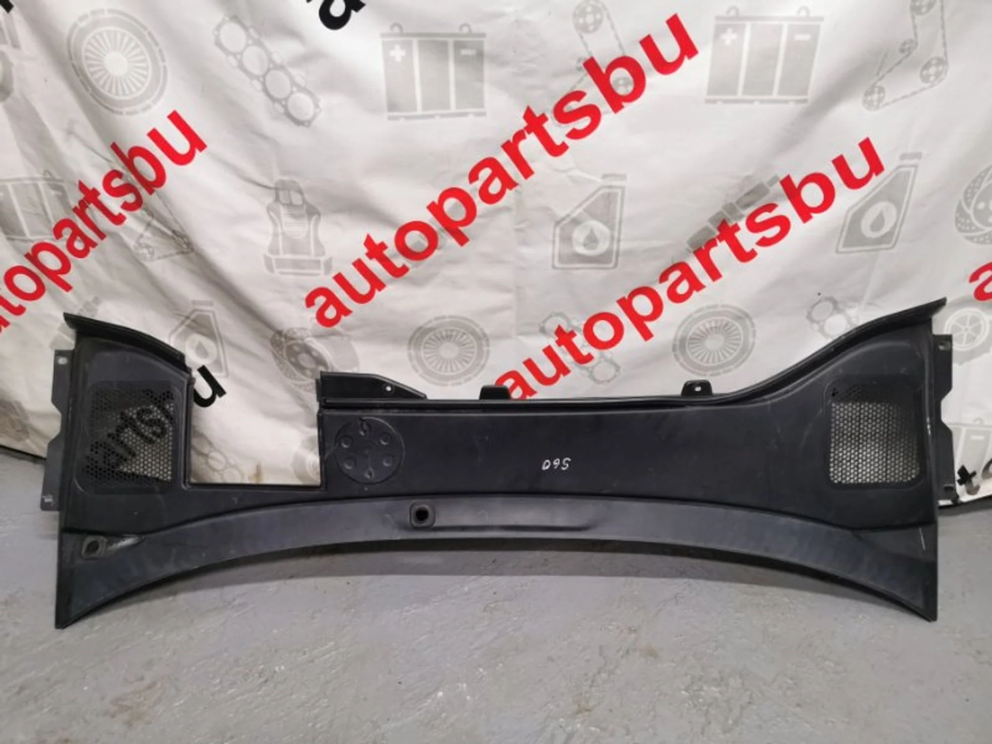 Жабо Volvo S60 2010-2019