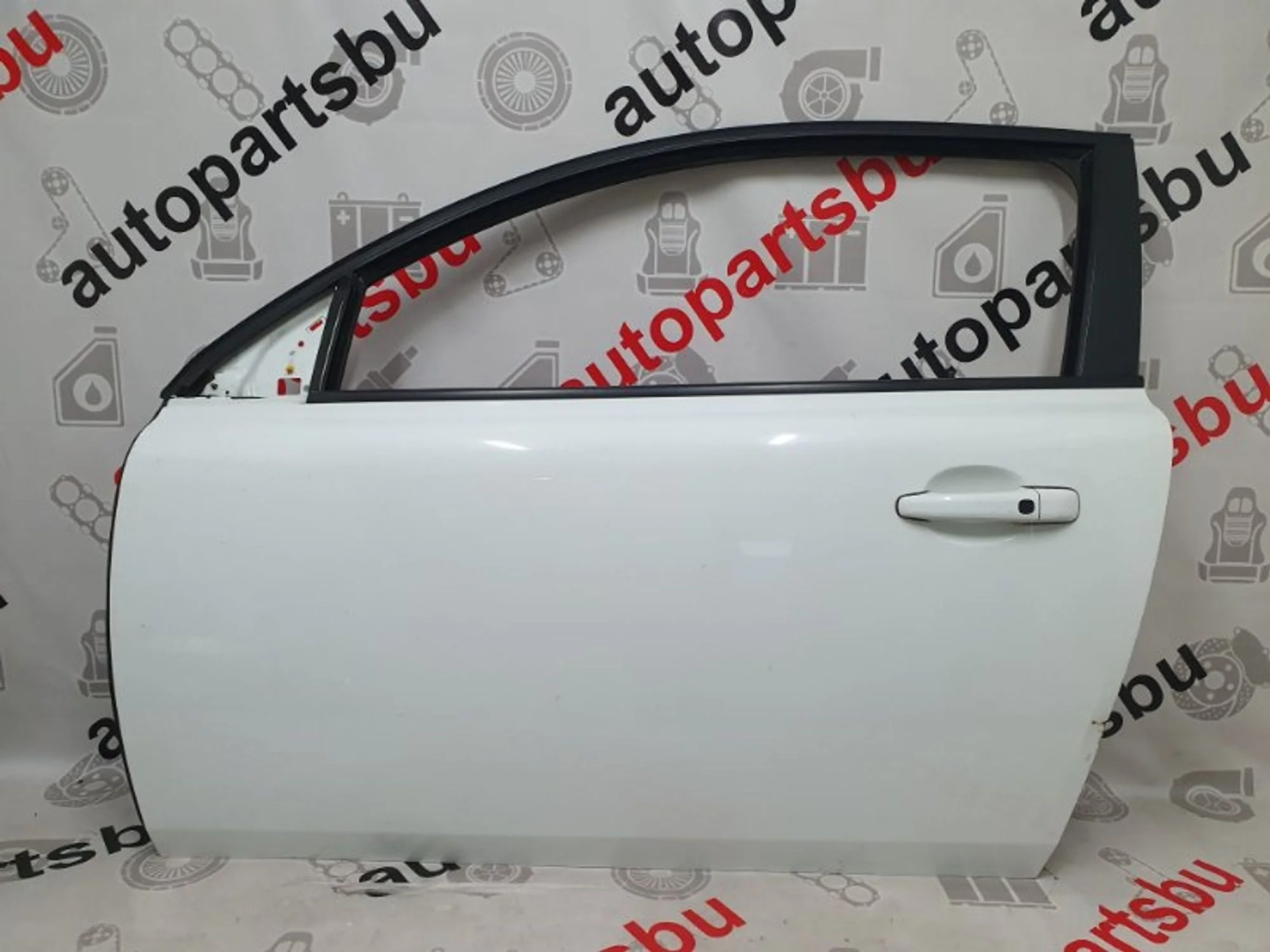 Дверь левая Volvo C30 2006-2012