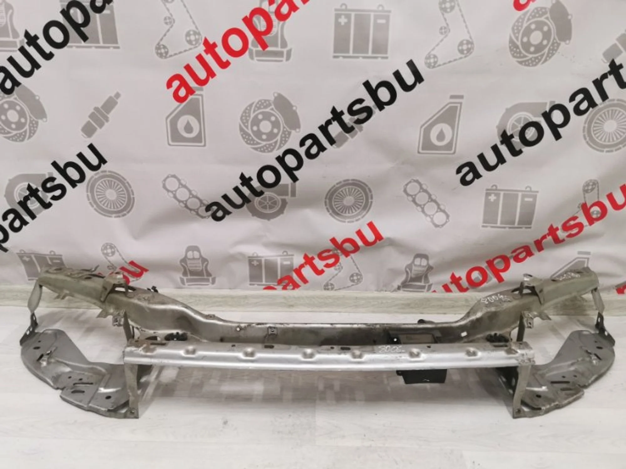 Панель передняя (Телевизор) Volvo S40 2 2004-2012