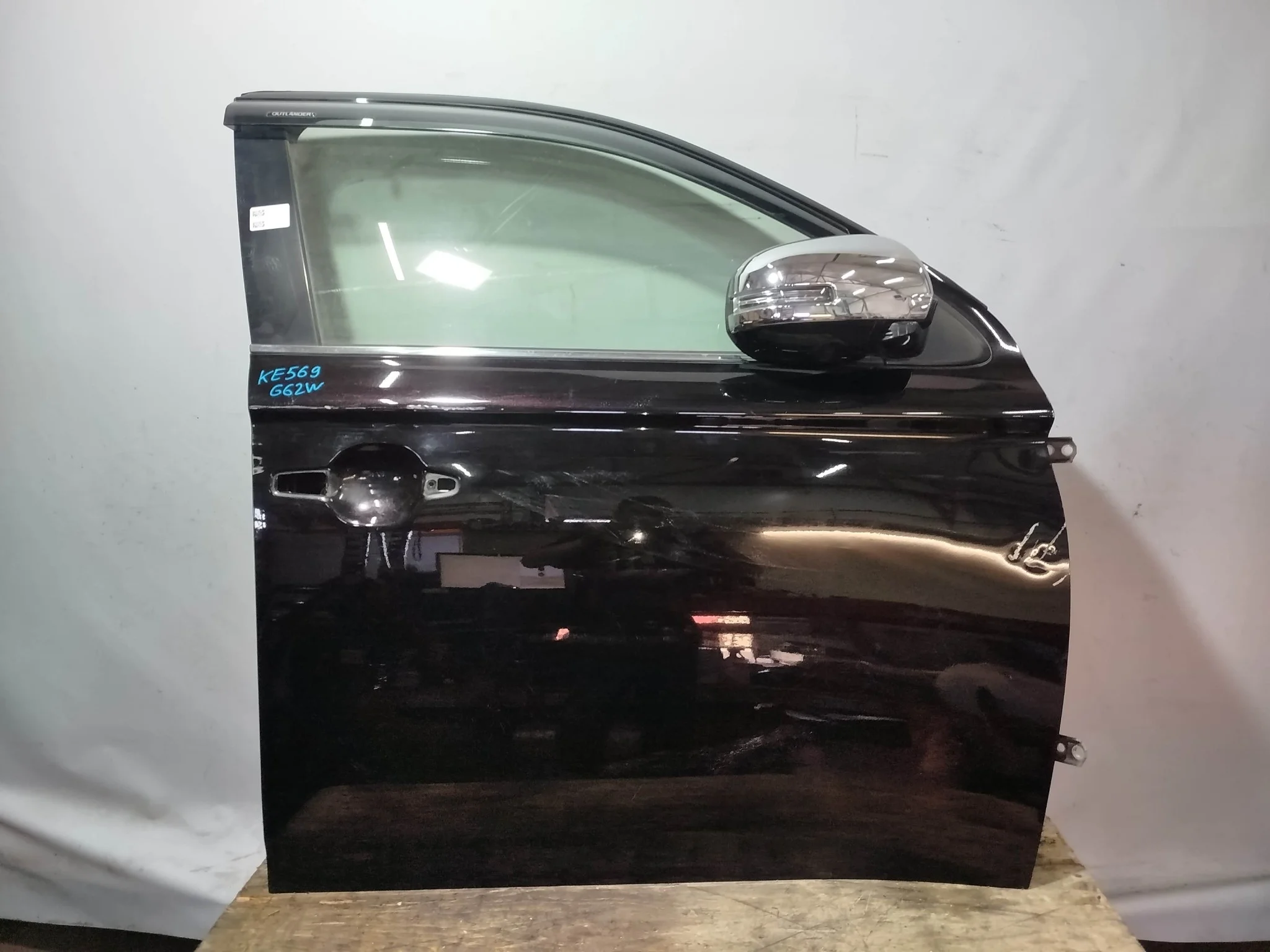 ДВЕРЬ MITSUBISHI OUTLANDER GF2W GF3W GF4W GF7W GF8W GG2W GG3W 5700B672 ПЕРЕДНЯЯ ПРАВАЯ черный, X40A KE569