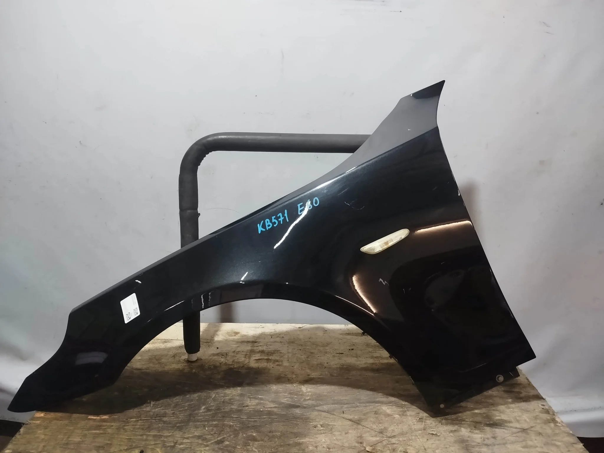 КРЫЛО BMW 5-SERIES E60 E61 41357111429 ПЕРЕДНЕЕ ЛЕВОЕ черный KB571