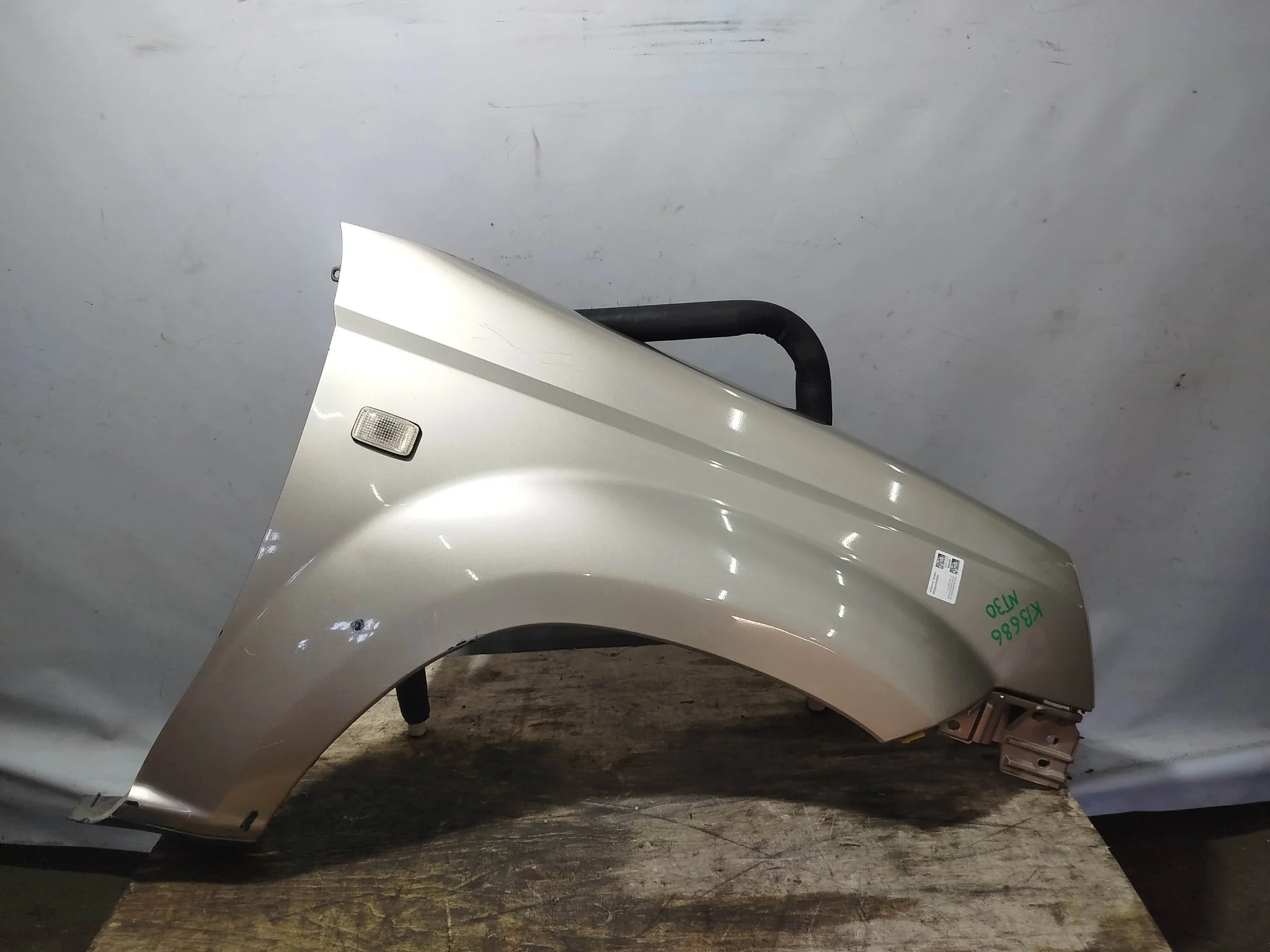 КРЫЛО NISSAN X-TRAIL NT30 PNT30 T30 631128H400 ПЕРЕДНЕЕ ПРАВОЕ бежевый, EV0 KB686