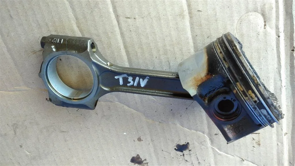 Б.у. шатун NISSAN X-TRAIL T31 NISSAN X-TRAIL T31
