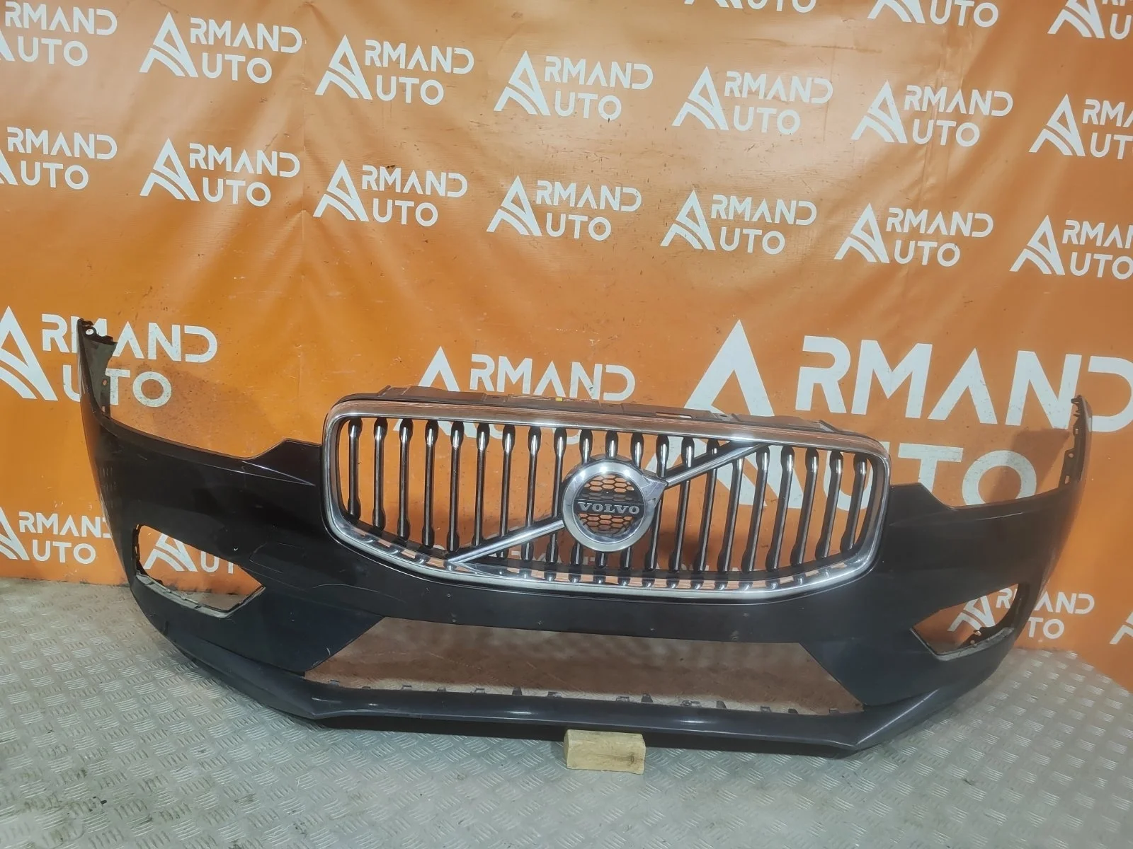 Бампер Volvo XC60 2017-2021