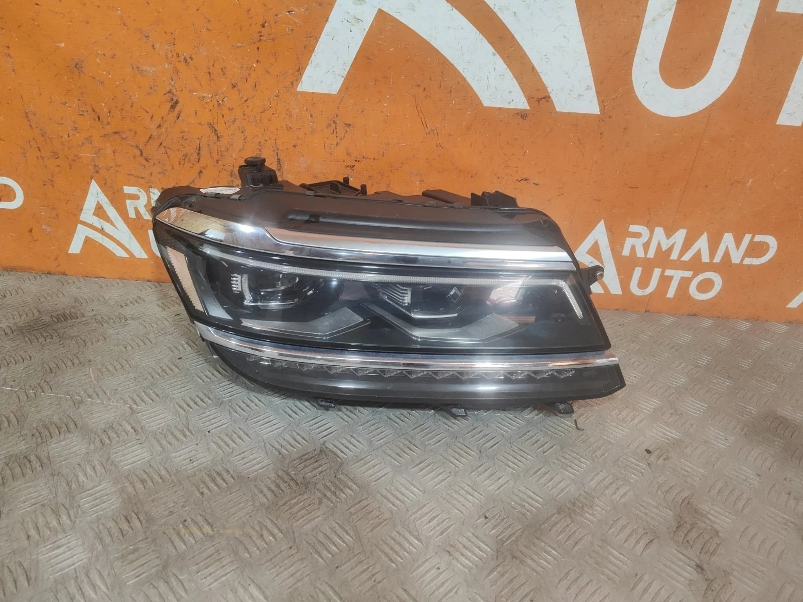 Фара Volkswagen Tiguan 2016-2020