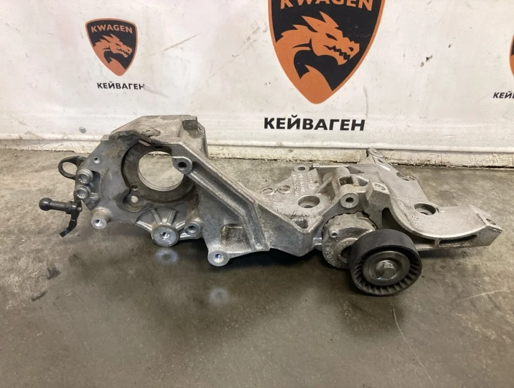 Кронштейн генератора Volkswagen Passat 2009 B6