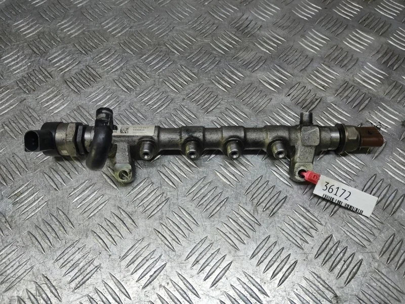 Топливная рампа Volkswagen Golf 6