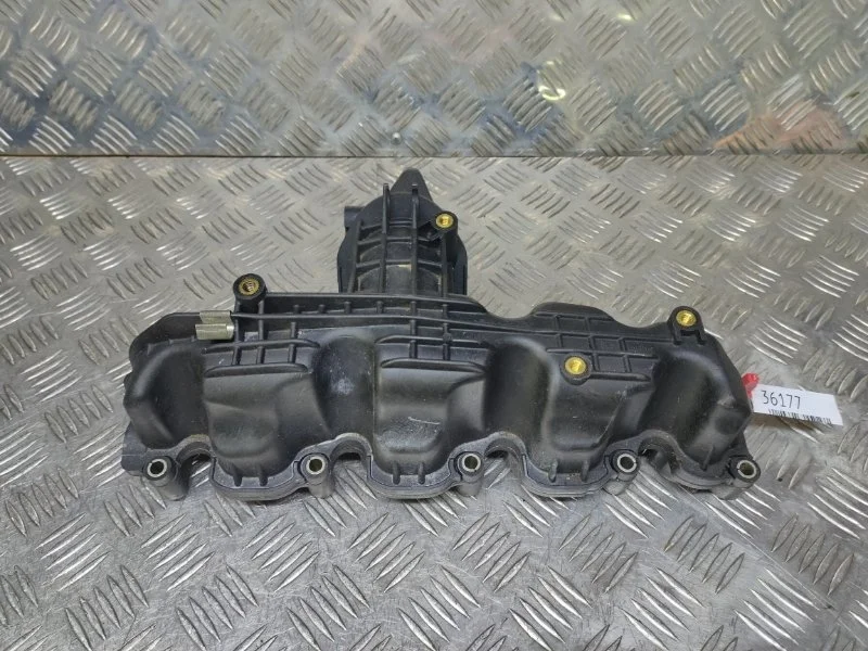 Коллектор впускной Volkswagen Golf 6