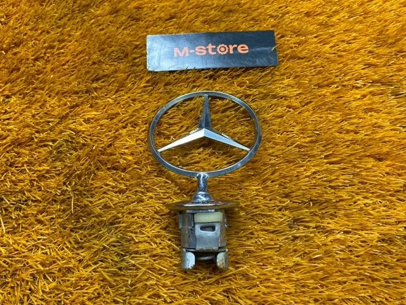 Эмблема на капот Mercedes-Benz -class 2005 W211