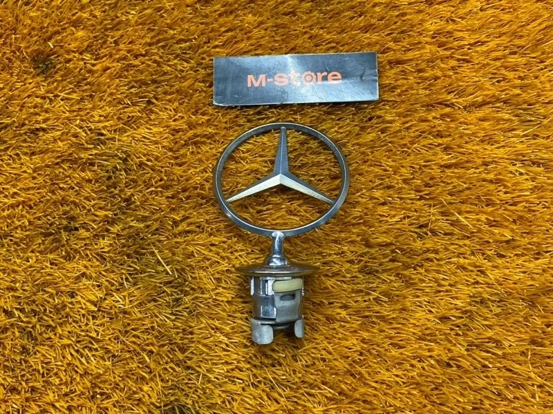 Эмблема на капот Mercedes-Benz -Class W203