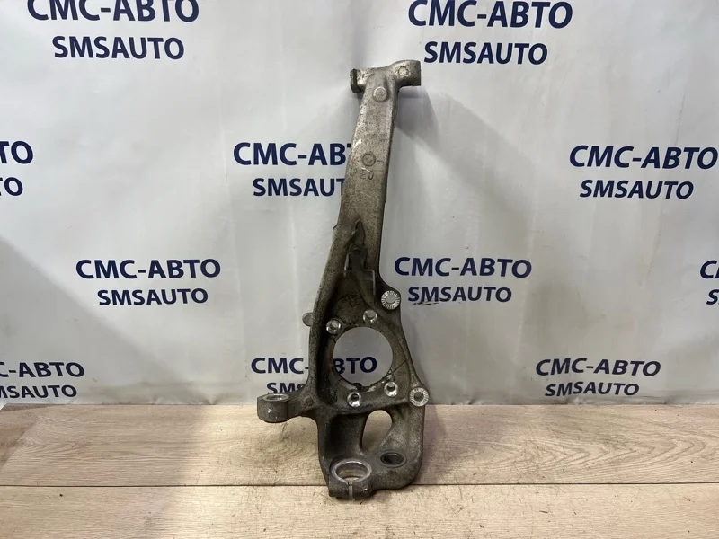 Кулак поворотный Audi A8 2012 4H0407254G D4 3.0 CGW, передний правый