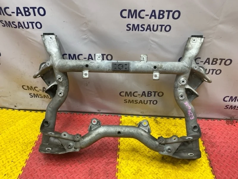 Подрамник передний Mercedes-Benz E-Class A2046280557 C207 271.860, передний