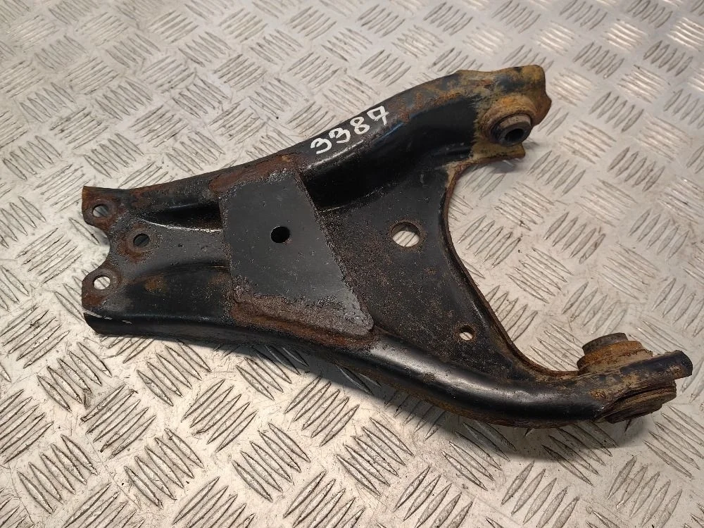 Рычаг передний левый Renault Duster