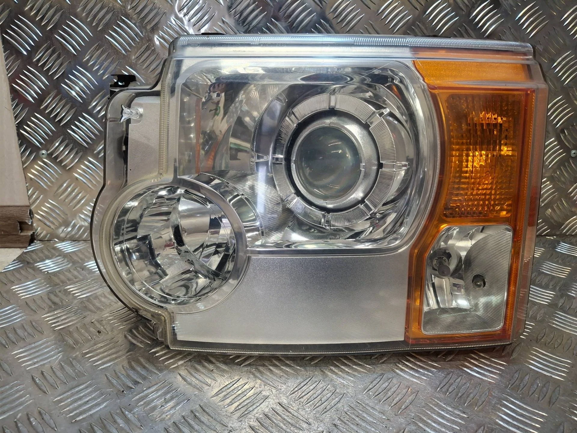 фара левая Land Rover Discovery 3