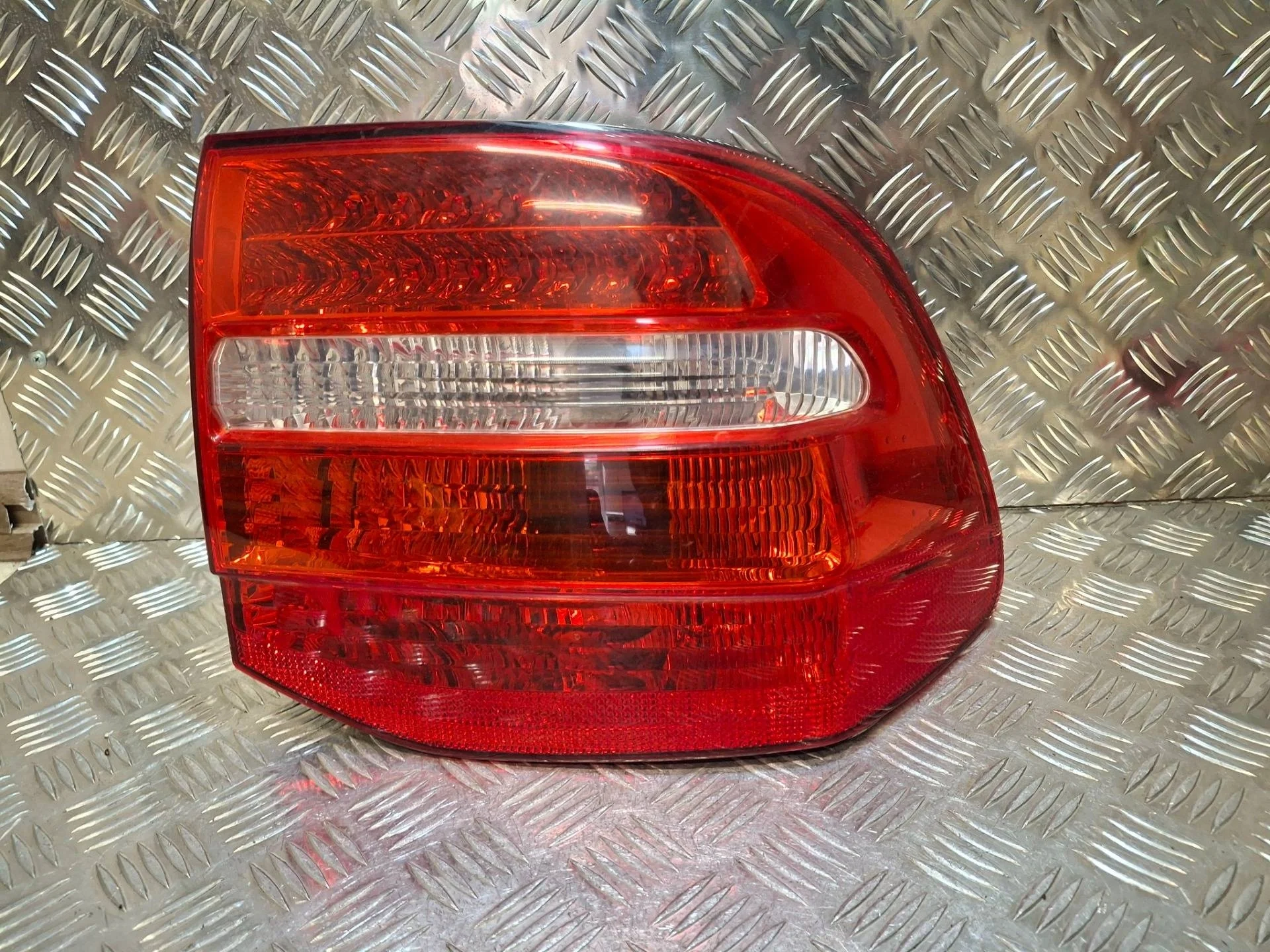 фонарь задний правый Porsche Cayenne 957