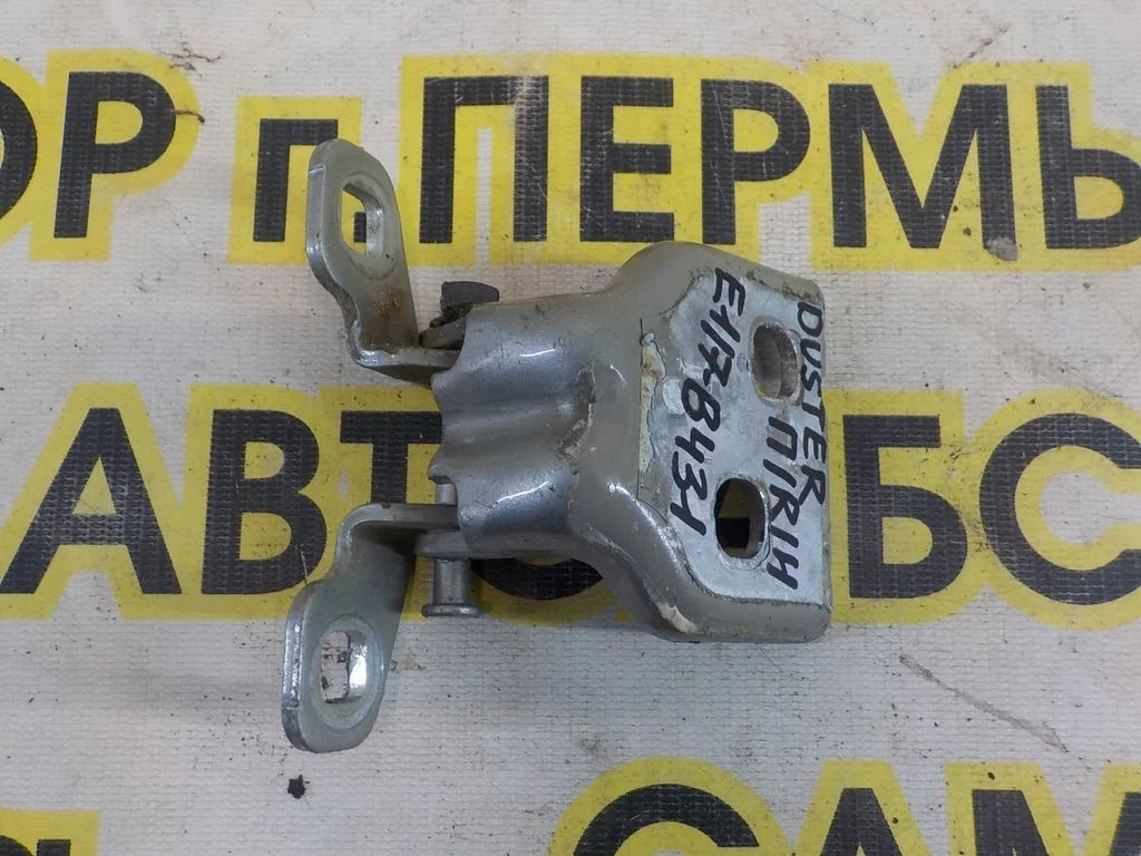 Петля двери Renault Duster 2012>