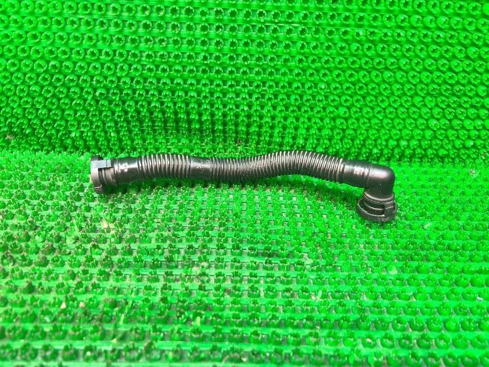 Фланец трубки картерных газов Volkswagen Touran I рестайлинг (2006—2010) В наличии