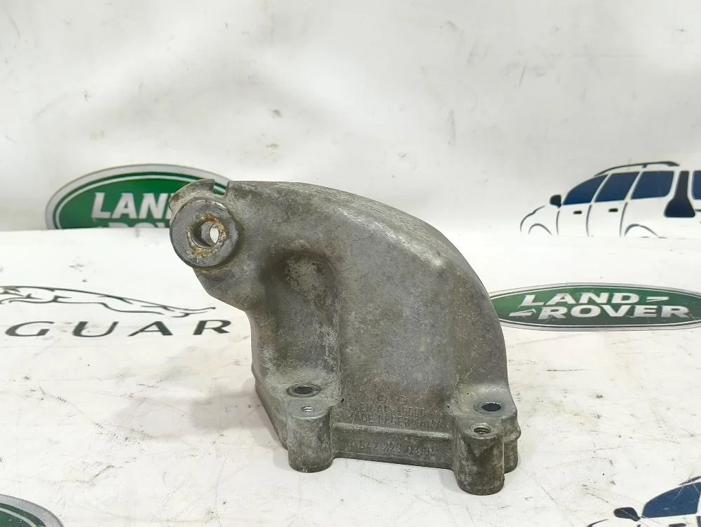 Кронштейн двигателя правый Mercedes-Benz GL 3.0D M-класс W164 (2005—2008)