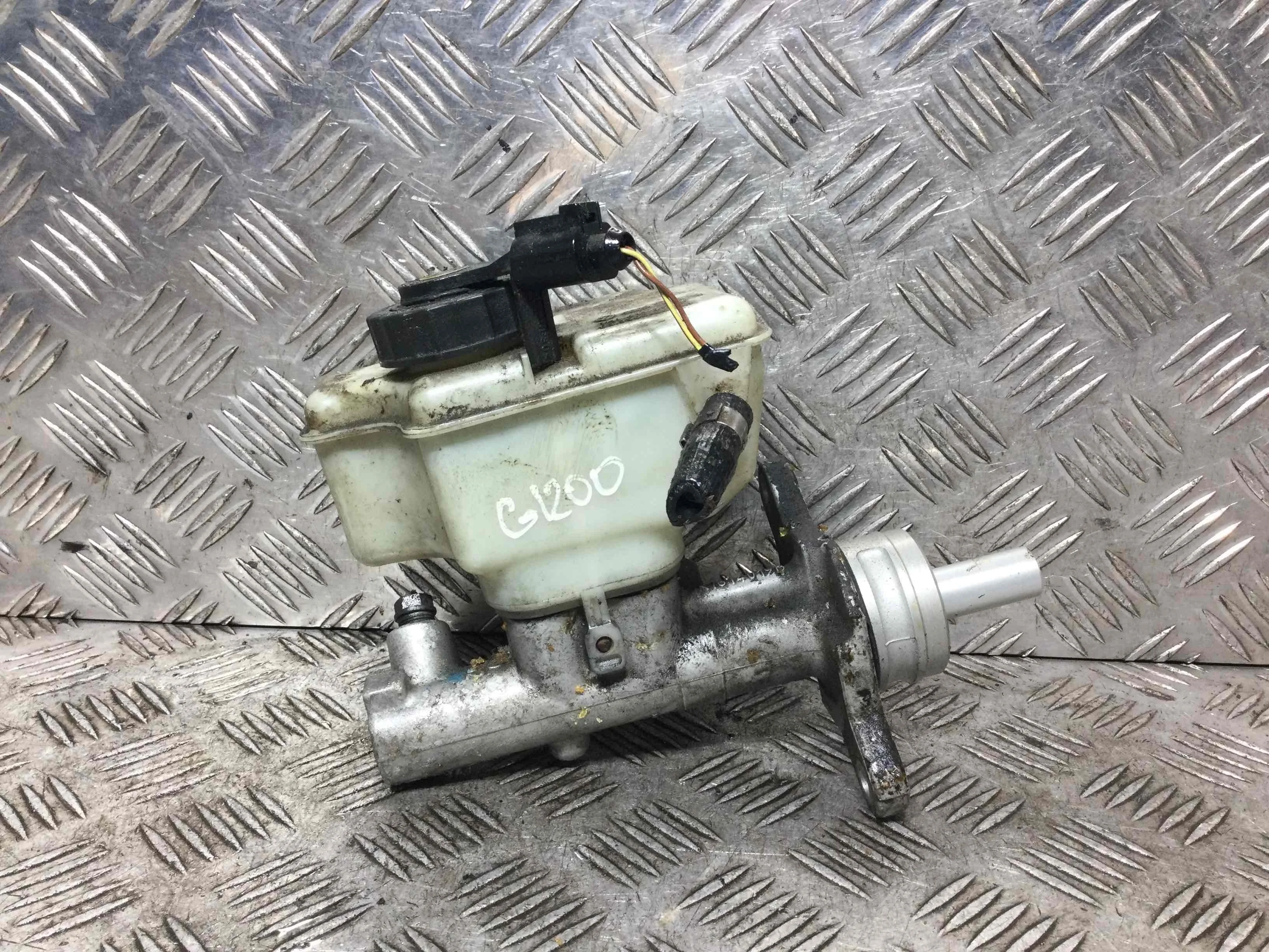 Цилиндр тормозной главный SEAT Altea 1 поколение (2004-2009) бензин 1.6 i Механика Х/б