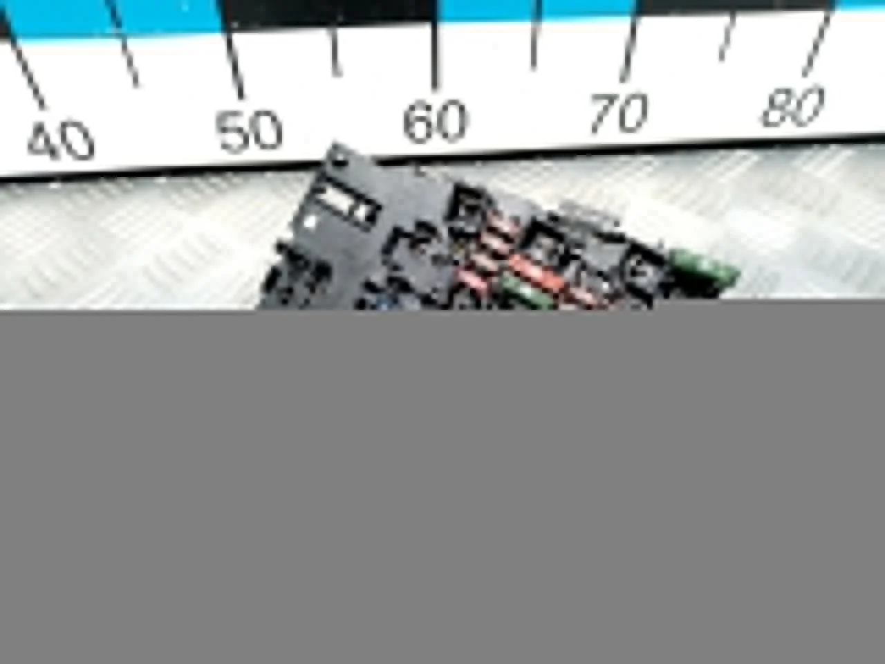 [Б/У] Блок предохранителей VW Audi Skoda Seat [Код: 00633356 ]