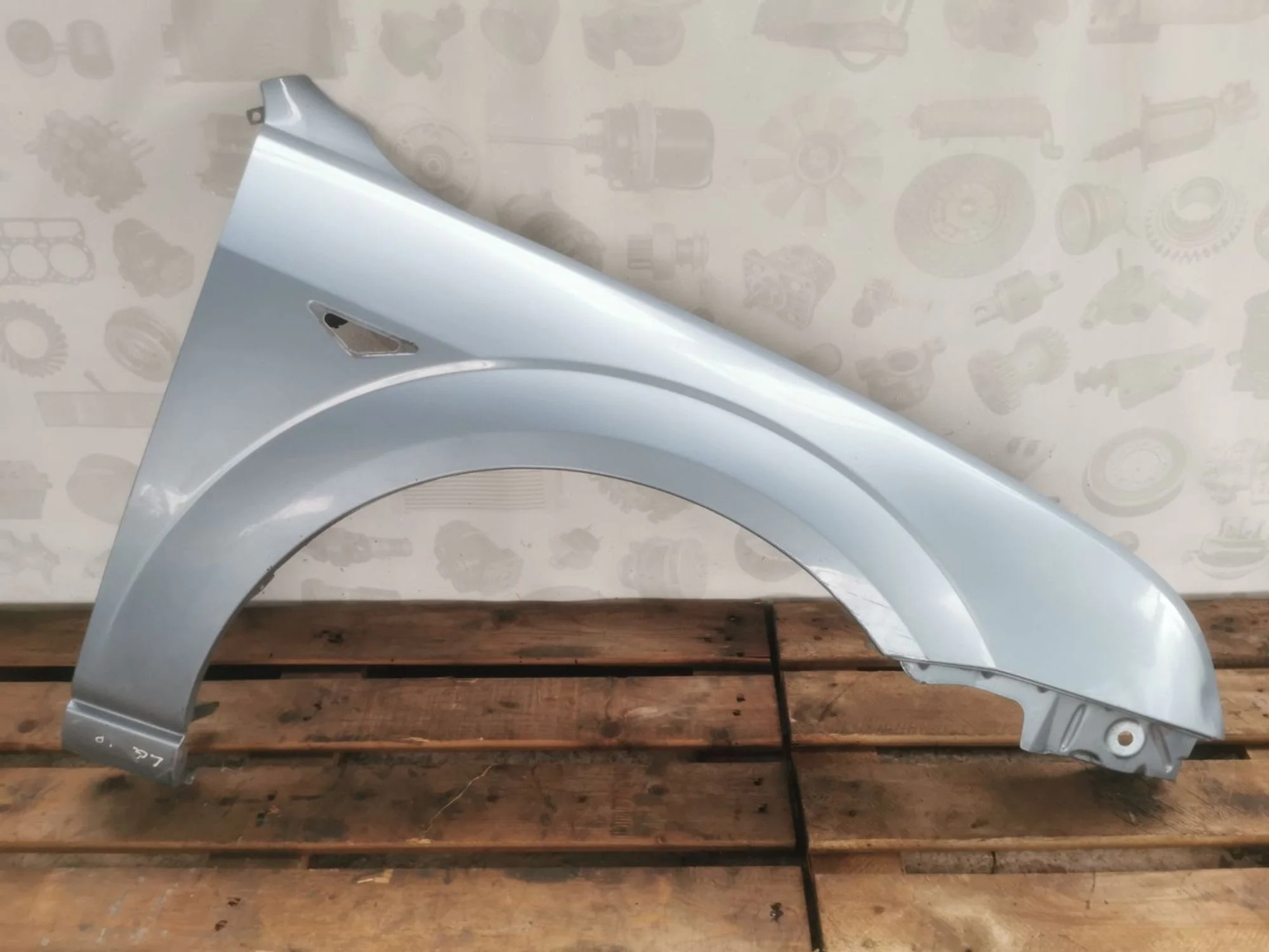 Крыло переднее правое Ford Mondeo 3
