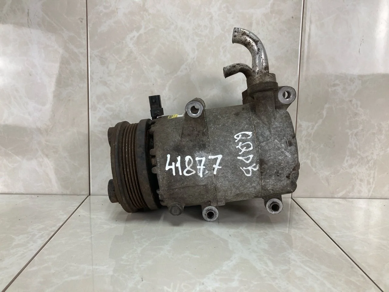 Компрессор кондиционера Ford Focus 2 2004-2011 1388676 1.8 QQDB