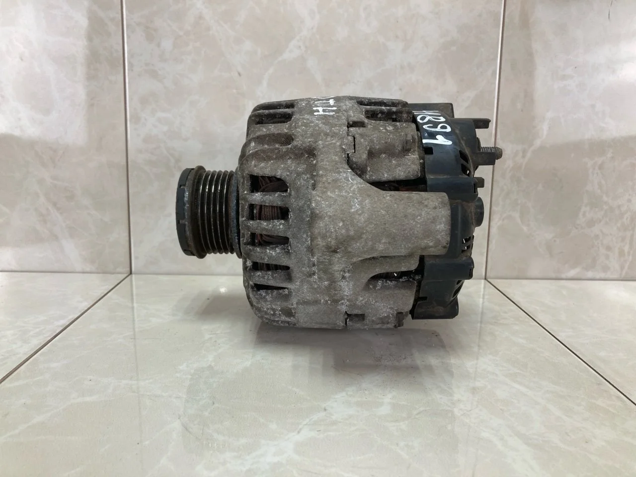 Генератор Opel Astra J Gtc 2009-2016 13588306 2.0 A20DTH