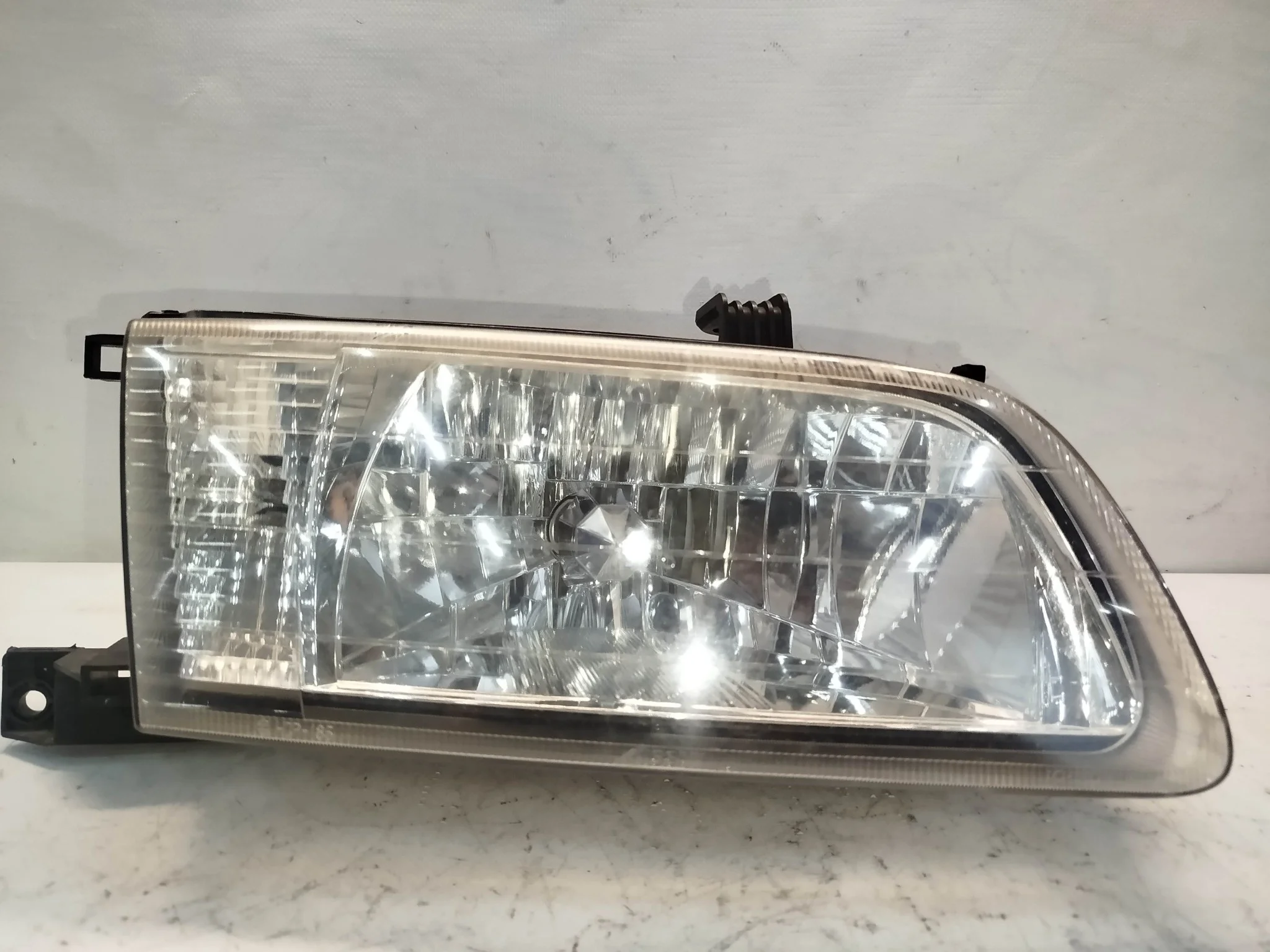 ФАРА NISSAN SUNNY B15 FB15 FNB15 JB15 QB15 SB15 1602 ГАЛОГЕН ПРАВАЯ 260104M429 KE578