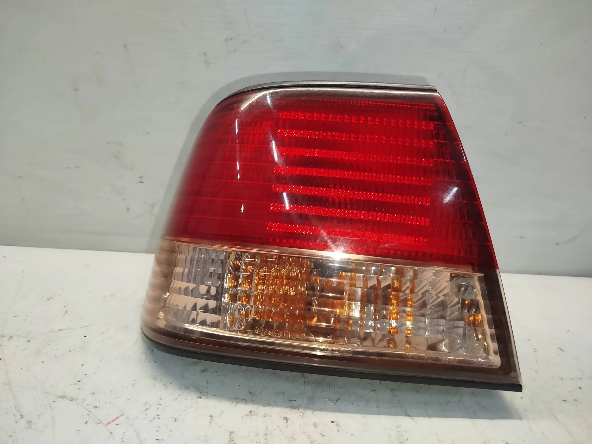 ФОНАРЬ NISSAN SUNNY B15 FB15 FNB15 JB15 QB15 SB15 4845 РОЗОВЫЙ 2 МОДЕЛЬ ЛЕВЫЙ 265558N025 KE578