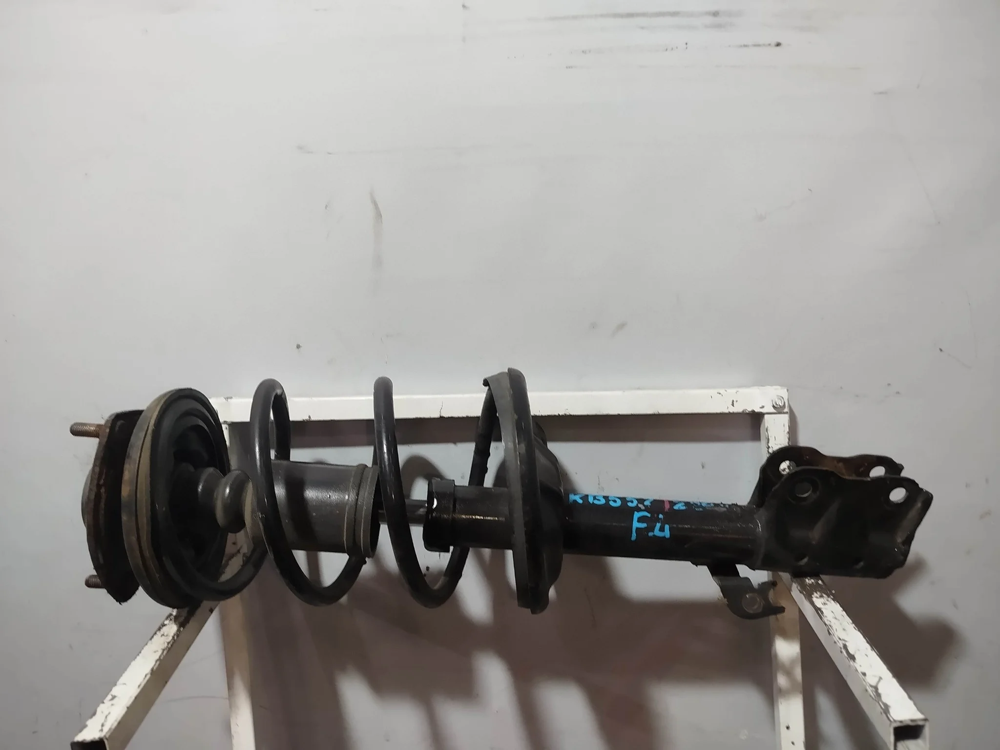 СТОЙКА ХОДОВКИ MITSUBISHI COLT COLT PLUS Z21A Z21W Z22A Z22W Z23A Z23W Z24A Z24W Z25A Z26A Z27A Z27AG Z27W Z27WG Z28A ПЕРЕДНЯЯ ПРАВАЯ ЛЕВАЯ MR594045 2WD 4WD KB552(1)