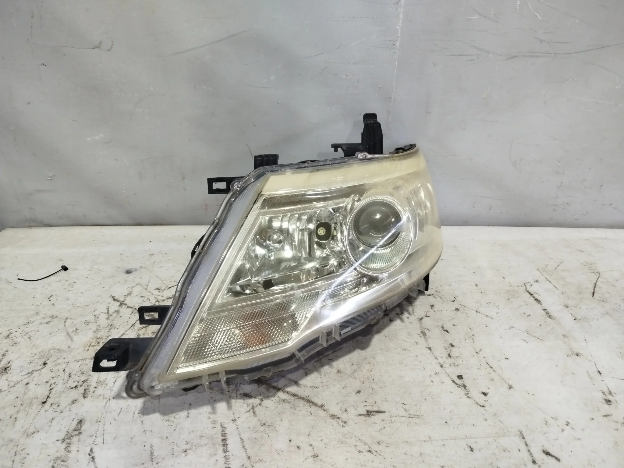 ФАРА NISSAN SUZUKI LANDY SERENA C25 CC25 CNC25 NC25 SC25 SNC25 10024921 XENON КОРРЕКТОР ФАР ЛЕВАЯ 2 МОДЕЛЬ 260601GK1A NA7730