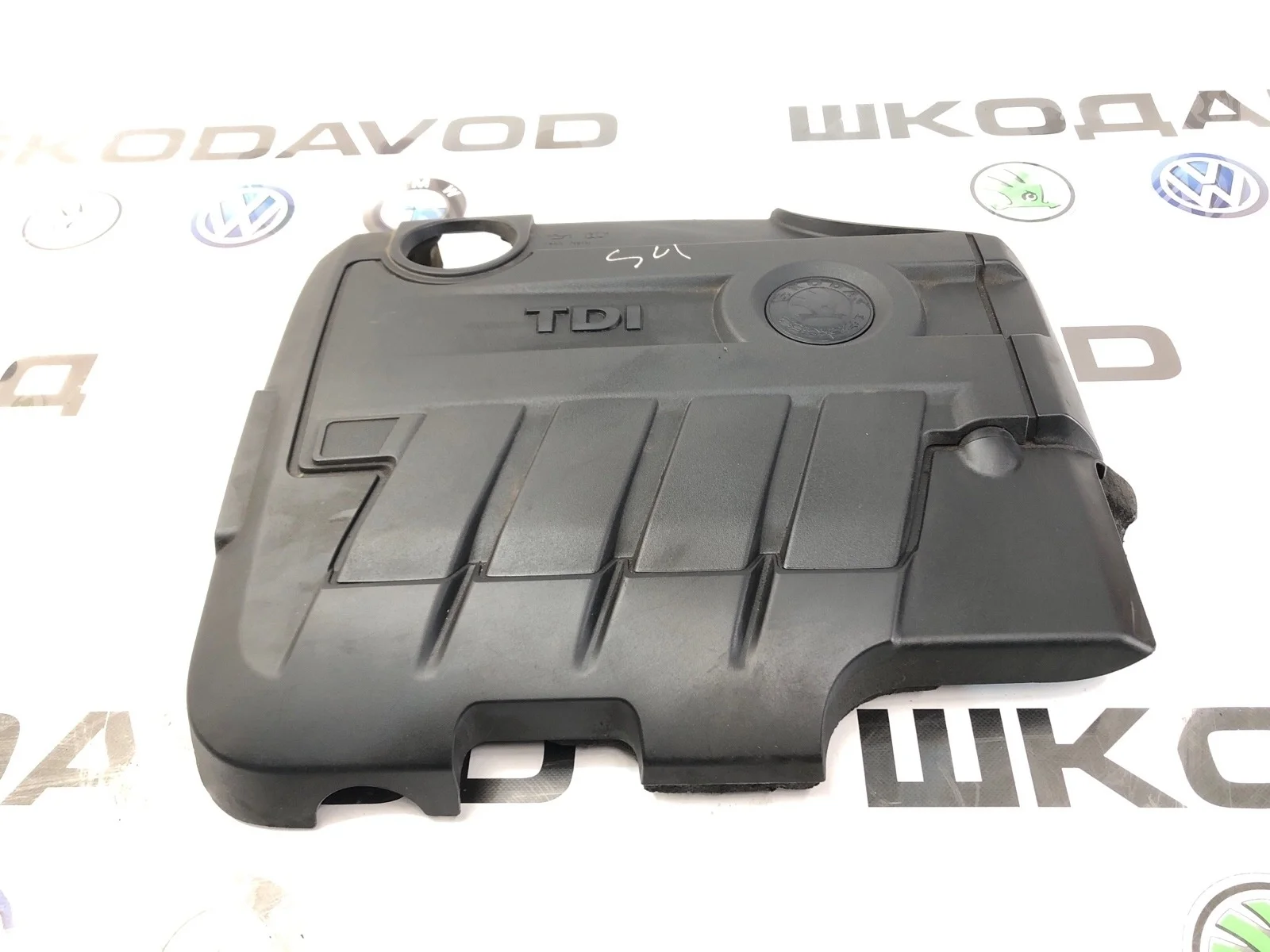 Крышка двигателя декоративная Skoda Octavia Rs 2012 03L103925AQ A5 (1Z) 2.0 CEGA