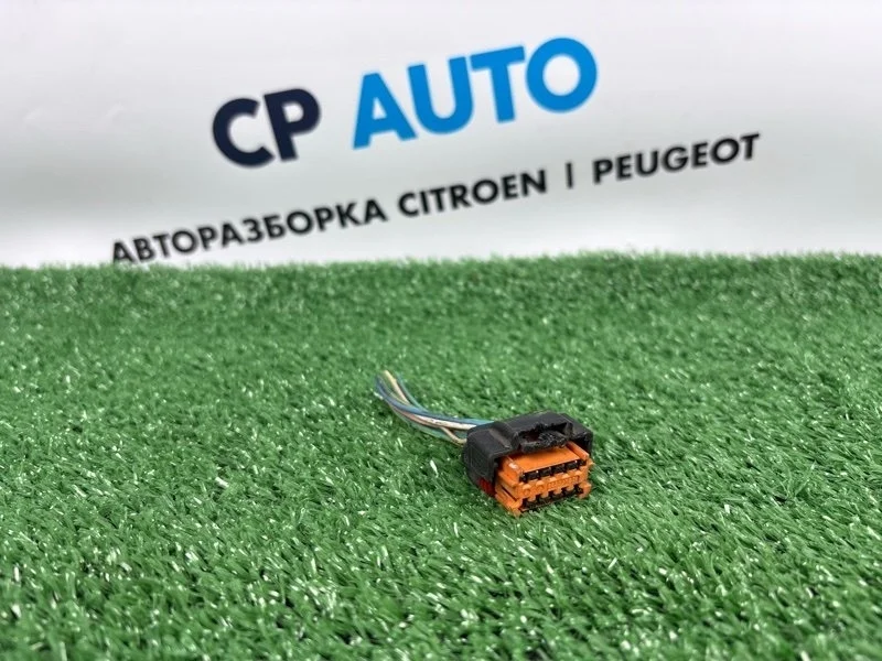 Разъем (фишка) фары Peugeot 308 2012