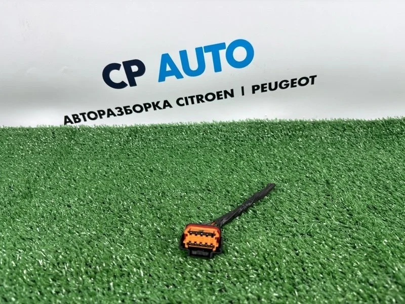 Разъем (фишка) фары Peugeot 308 2012