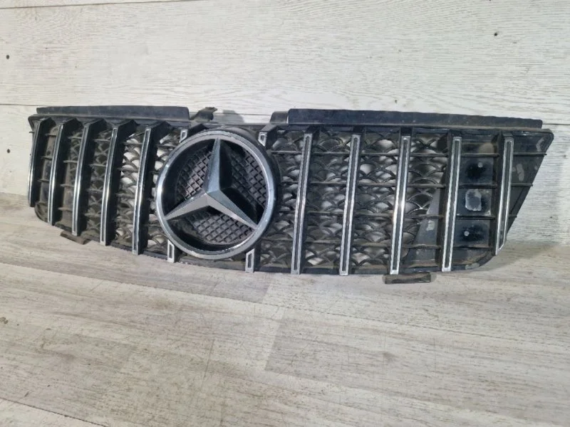 Решетка радиатора Mercedes-Benz ML164 2006
