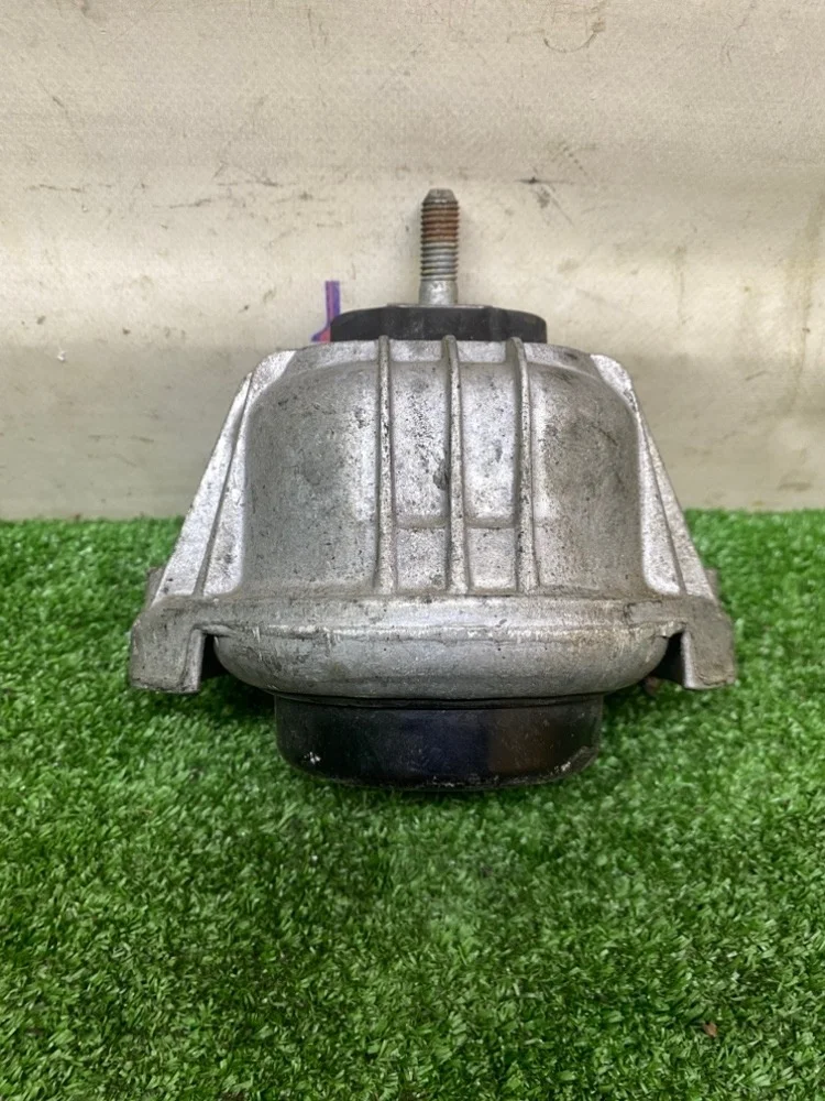 Подушка двигателя BMW 330i E90